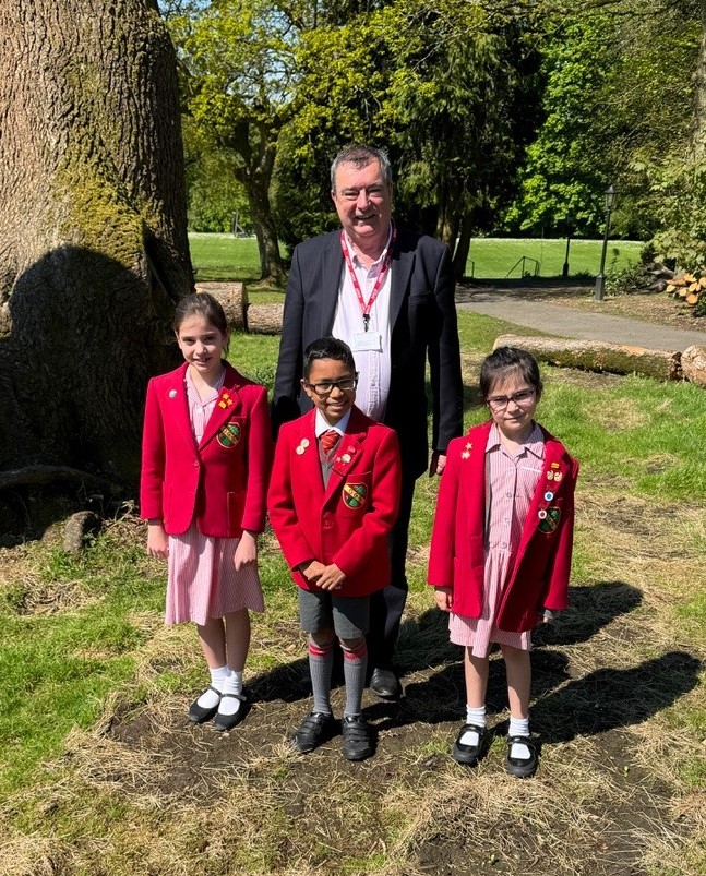 students with their teacher
